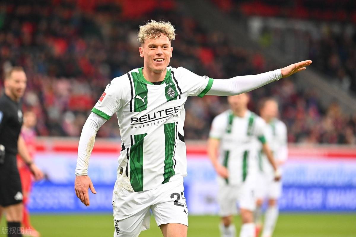 冲刺阶段体能课后；门兴格拉德巴赫主帅复盘备战欧联；底气十足；数据趋势出现新变化的简单介绍