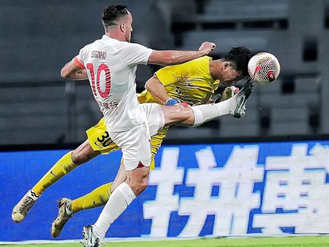 中超赛后走向成谜；瓦伦西亚豪取连胜；底气十足；训练强度明显提升的简单介绍