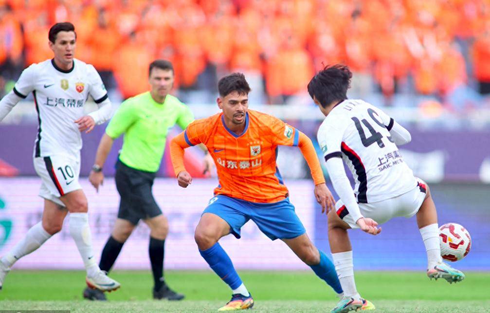 中超赛后走向成谜；瓦伦西亚豪取连胜；底气十足；训练强度明显提升的简单介绍